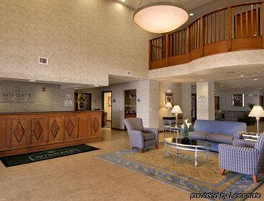 Holiday Airport By Ihg Hotel 3*